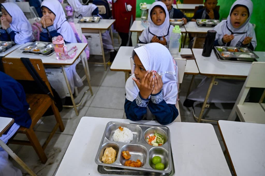 Strengthening the free meals program through women and communities